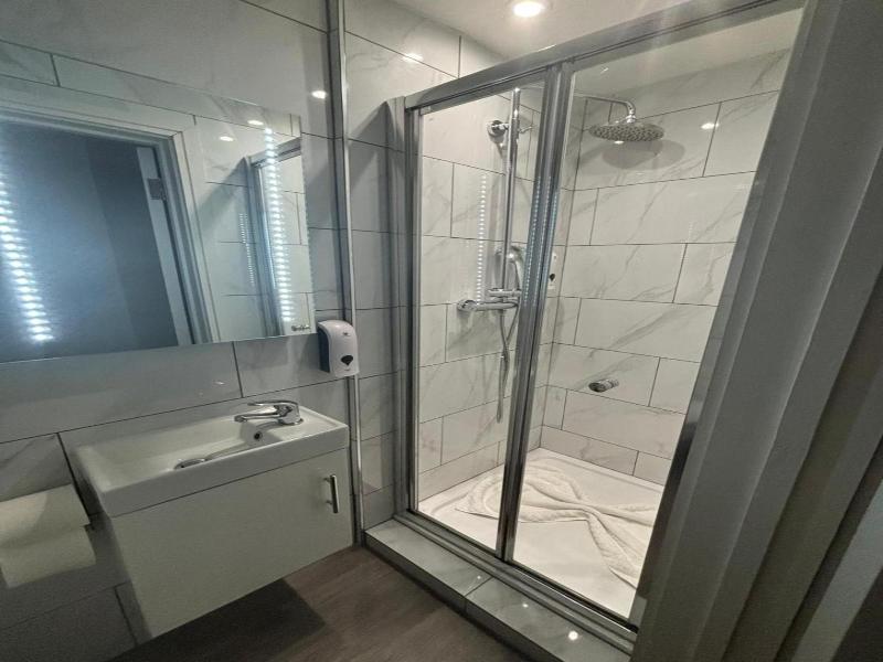Holtwhites Hotel image