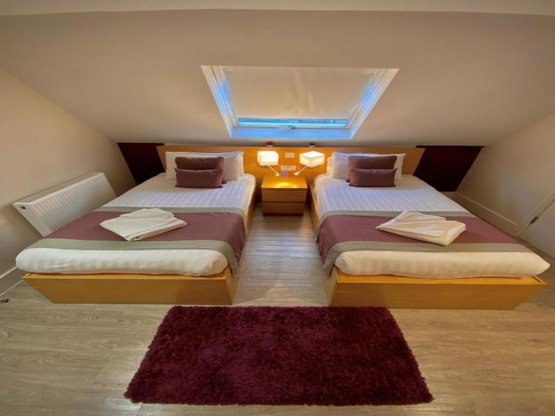 Holtwhites Hotel image