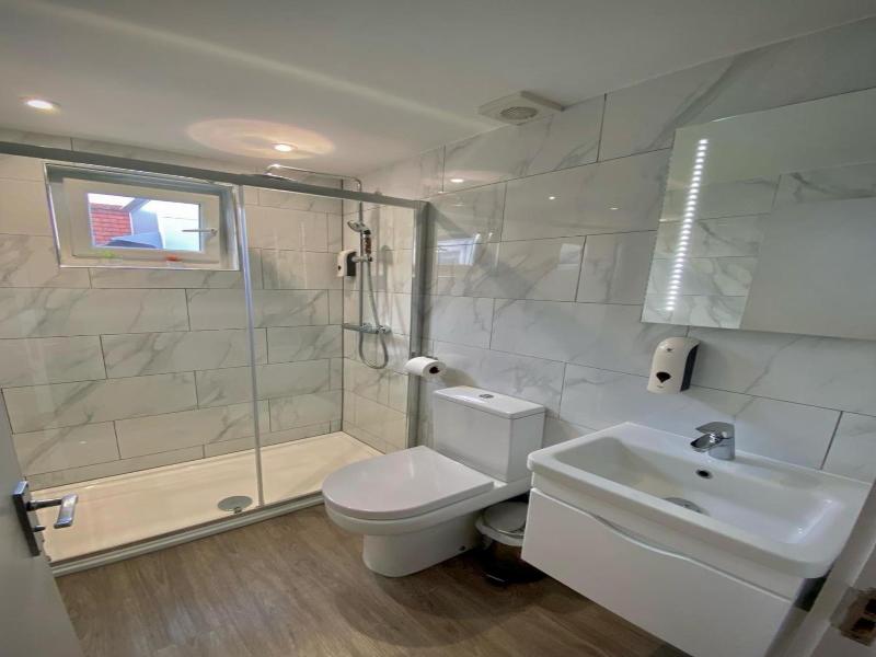 Holtwhites Hotel image