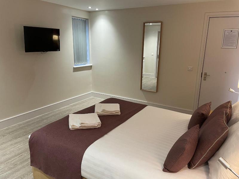 Holtwhites Hotel image