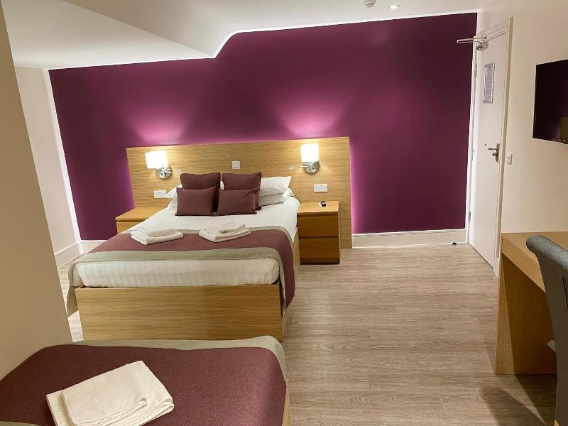 Holtwhites Hotel image