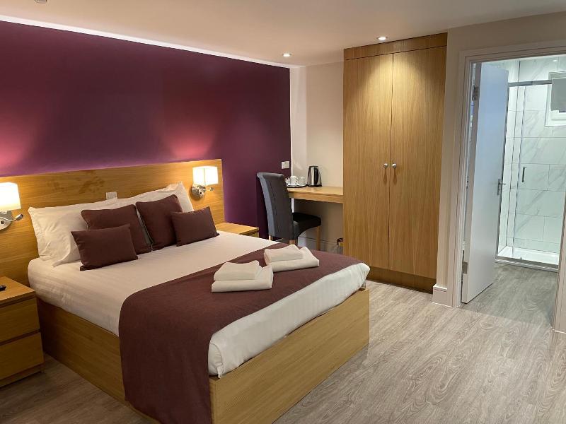 Holtwhites Hotel image