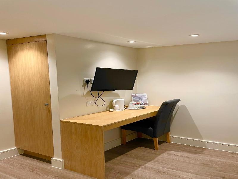 Holtwhites Hotel image