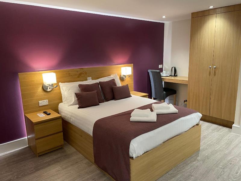 Holtwhites Hotel image