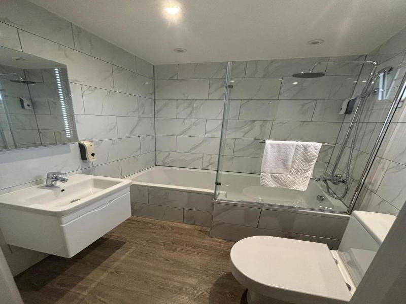 Holtwhites Hotel image