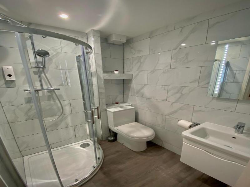 Holtwhites Hotel image