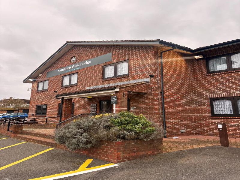 Sandown Park Lodge