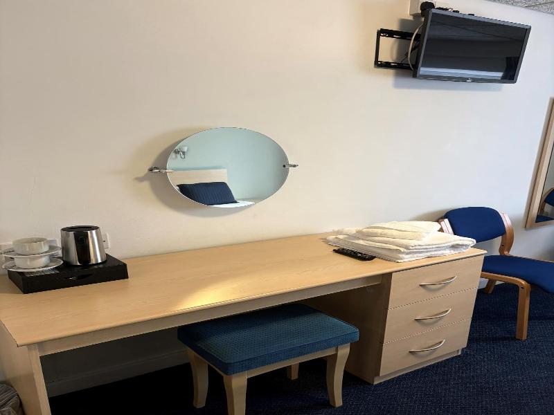 Sandown Park Lodge image
