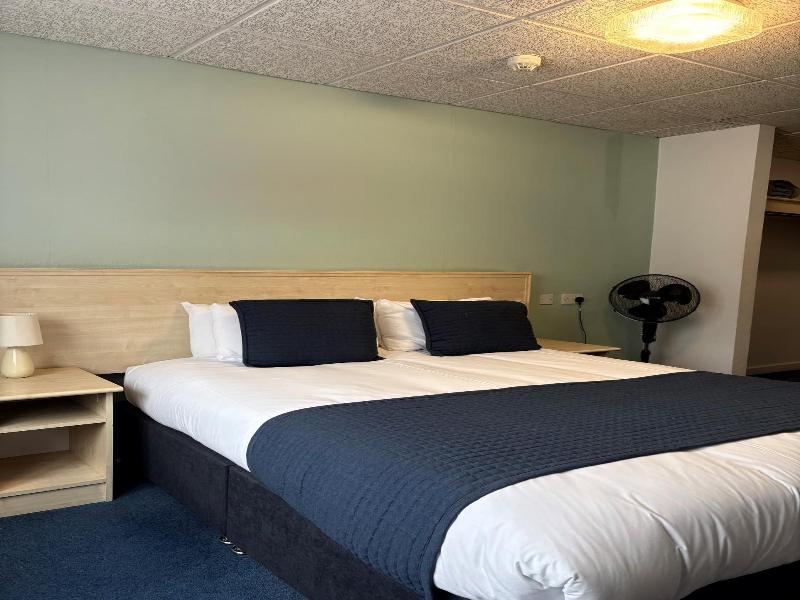 Sandown Park Lodge image
