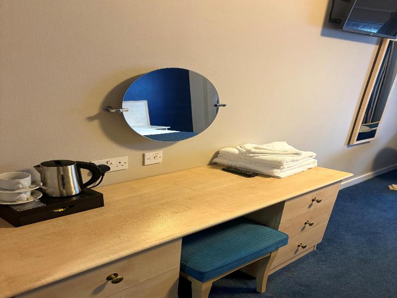 Sandown Park Lodge image