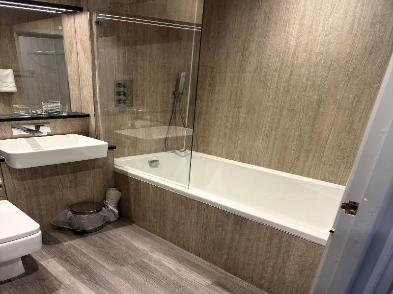 Sandown Park Lodge image