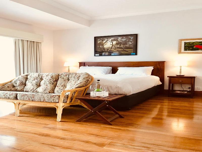 Birdwood Motel image