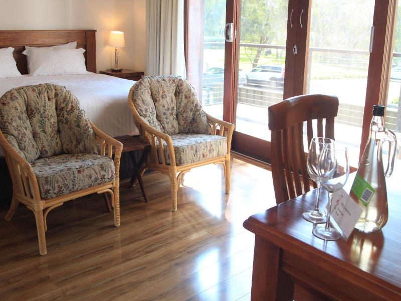 Birdwood Motel image