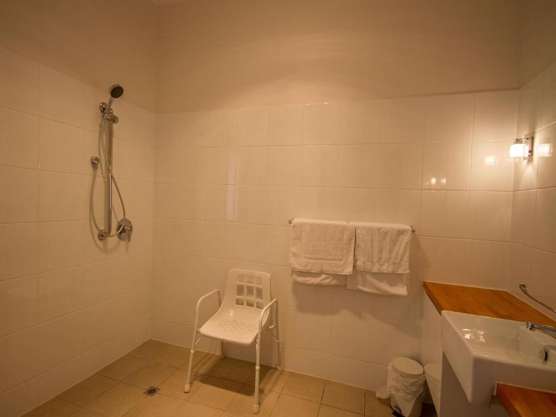 Birdwood Motel image