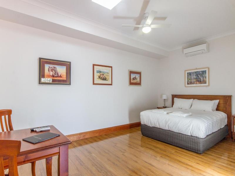 Birdwood Motel image