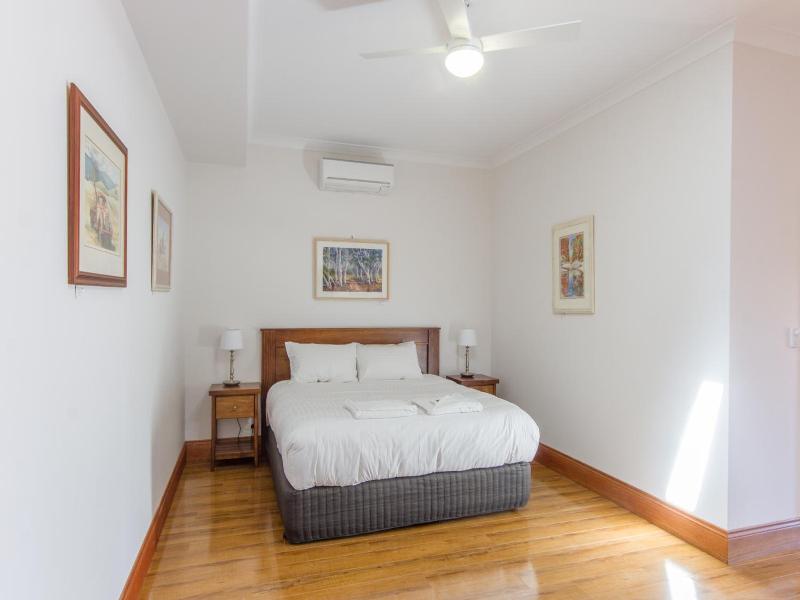 Birdwood Motel image