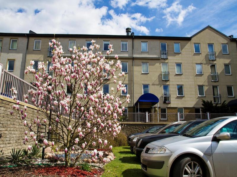 Warsaw Apartments Magnolie image