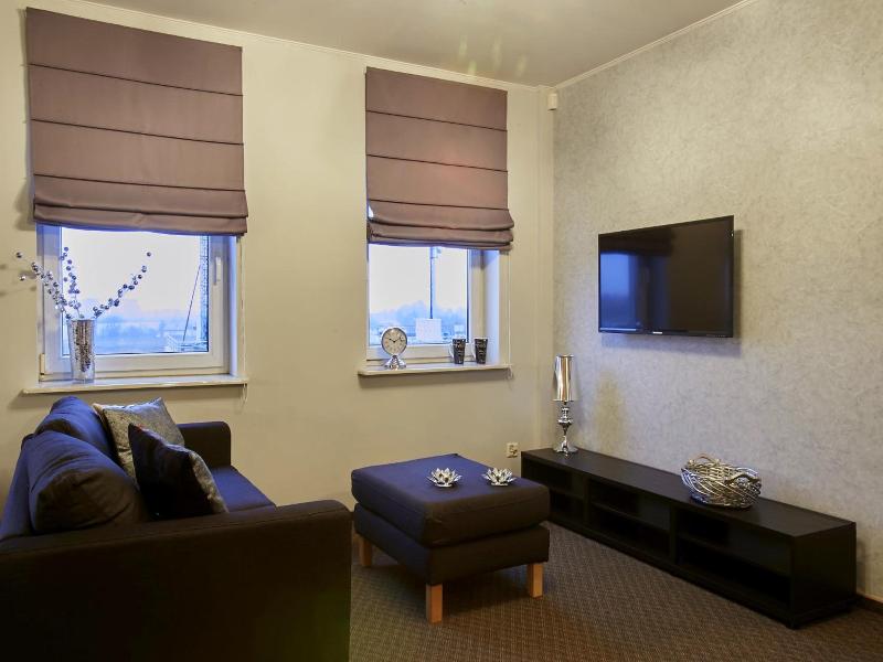 Warsaw Apartments Magnolie image