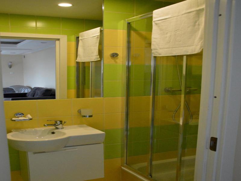 Warsaw Apartments Magnolie image