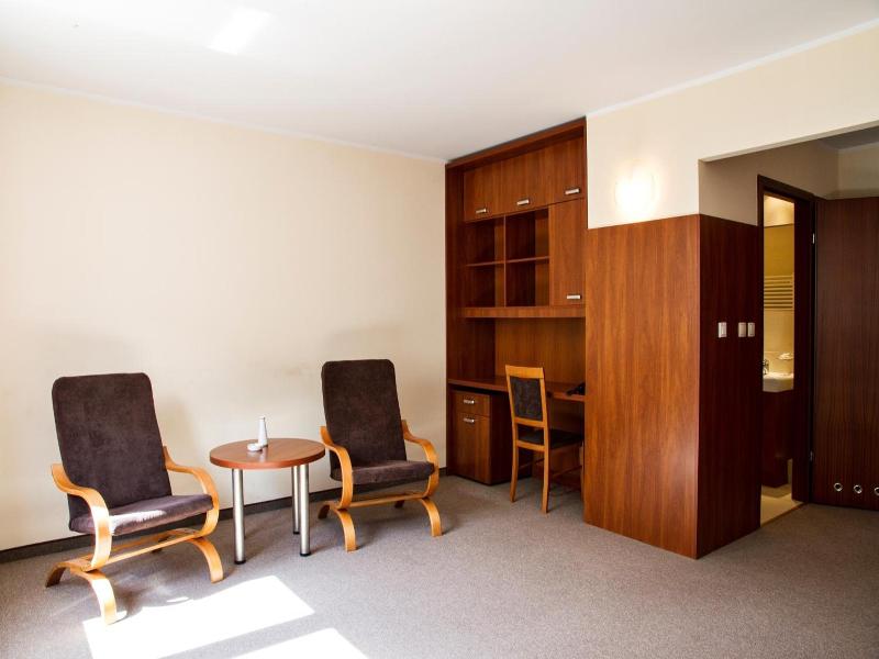 Warsaw Apartments Magnolie image