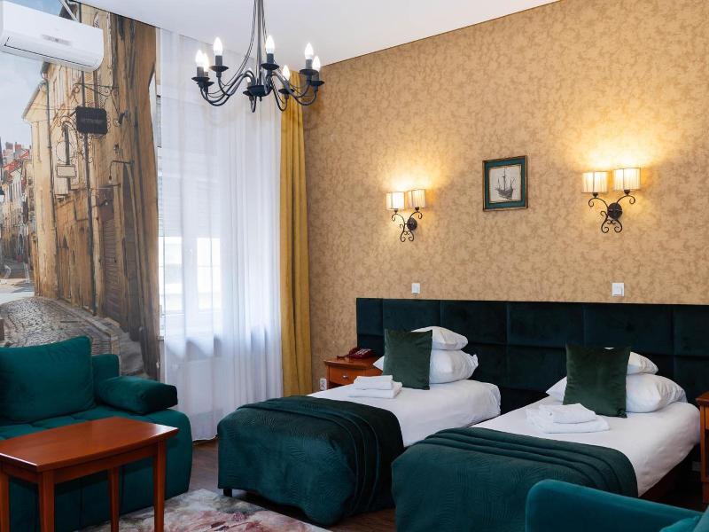 Hotel Wenecki image