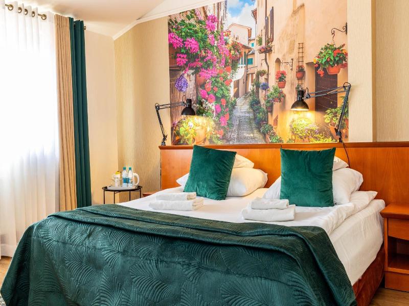 Hotel Wenecki image
