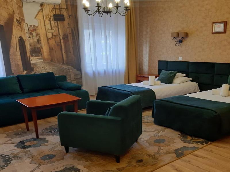 Hotel Wenecki image