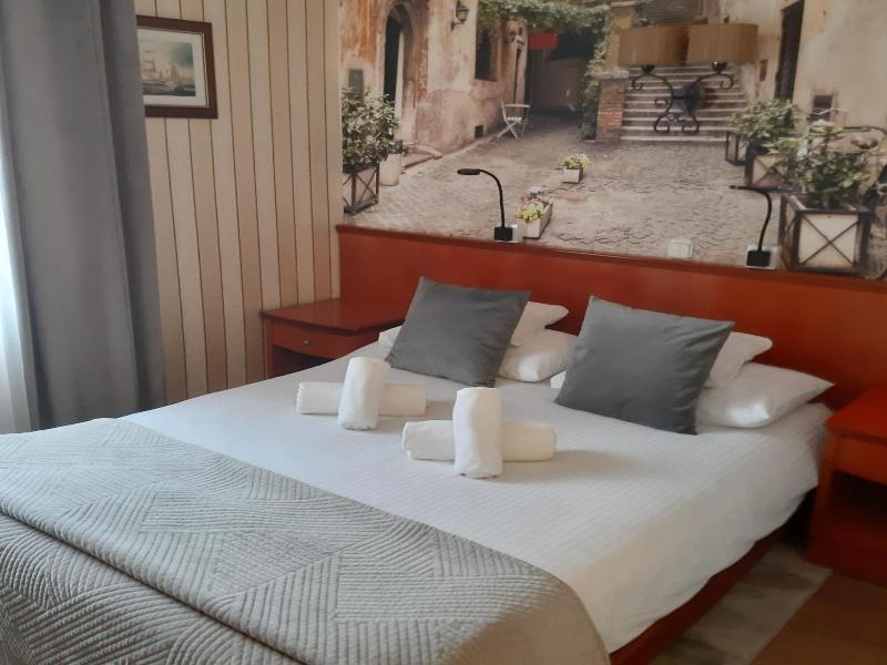 Hotel Wenecki image