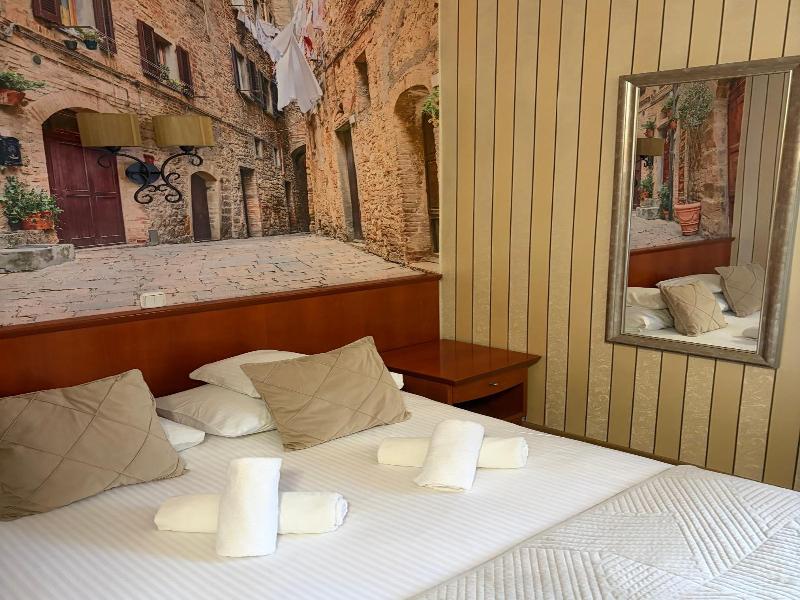 Hotel Wenecki image