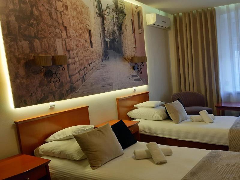 Hotel Wenecki image
