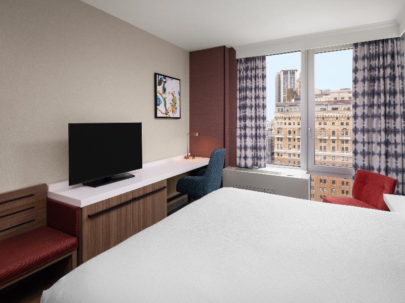 Hilton Garden Inn NY West 35 Street image