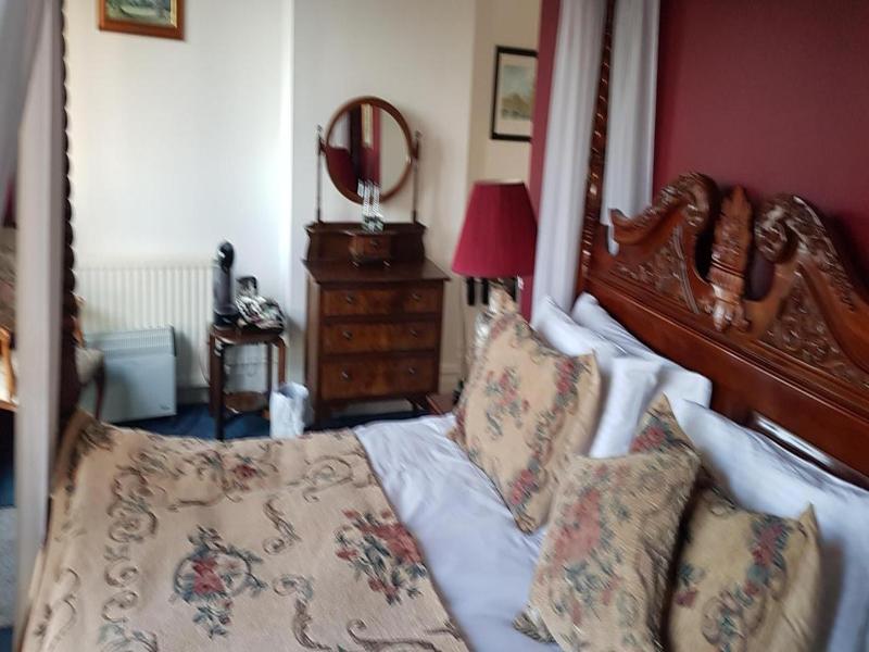 The Weir Hotel image