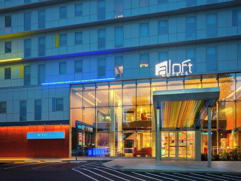 Aloft New York LaGuardia Airport image