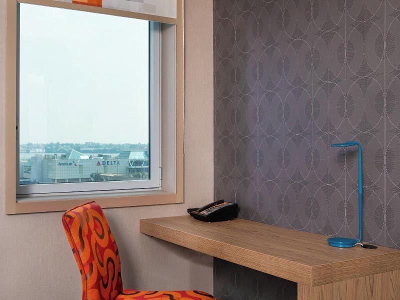 Aloft New York LaGuardia Airport image