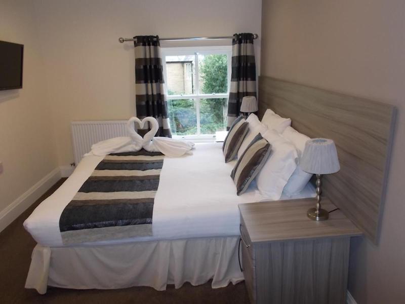 Queens Arms Country Inn image