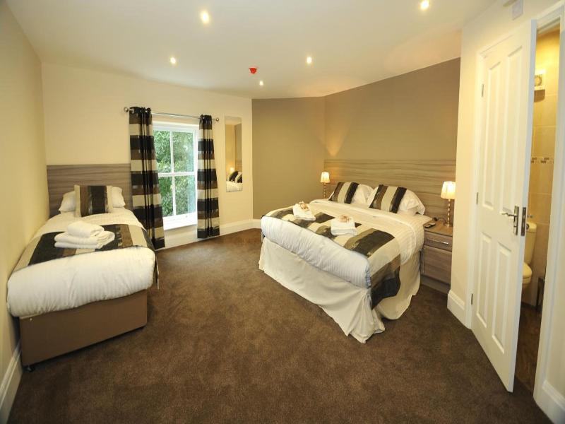 Queens Arms Country Inn image
