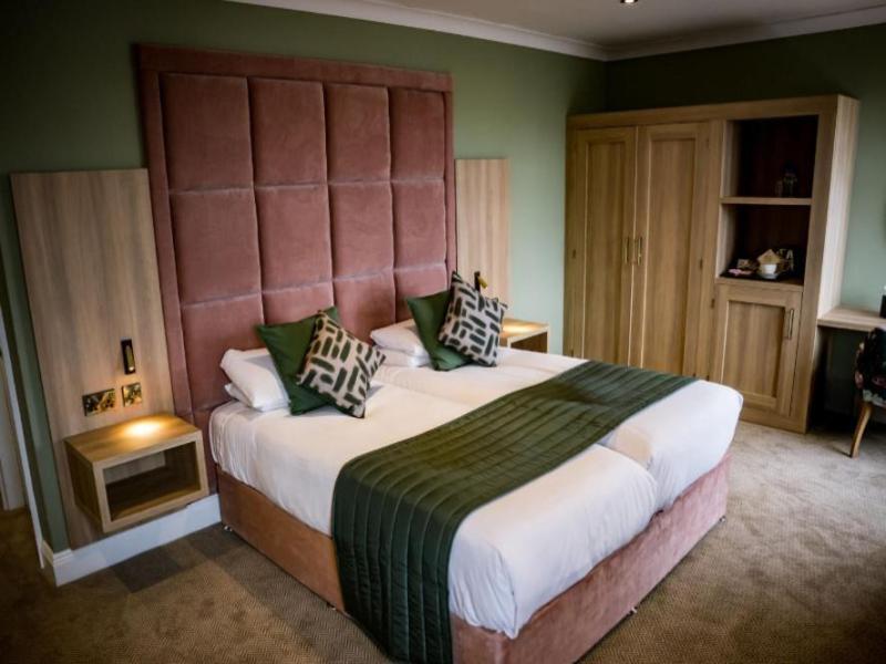Clifton Arms Hotel image
