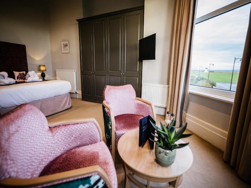 Clifton Arms Hotel image