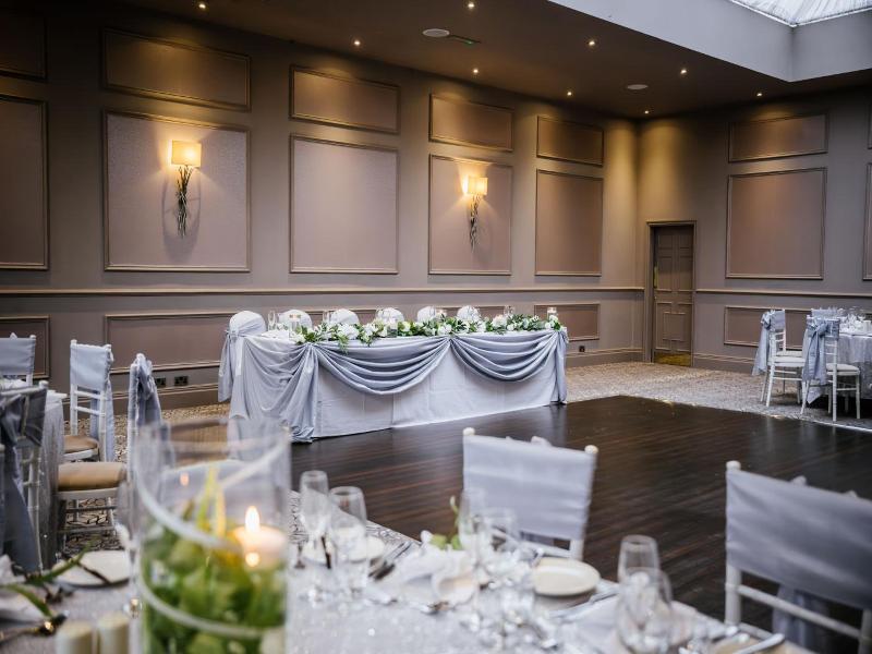 Clifton Arms Hotel image