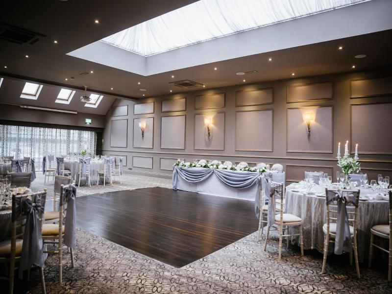 Clifton Arms Hotel image