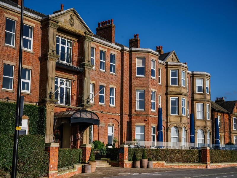 Clifton Arms Hotel image