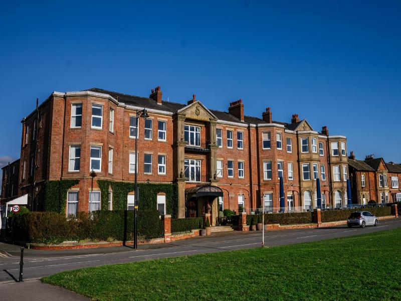 Clifton Arms Hotel image