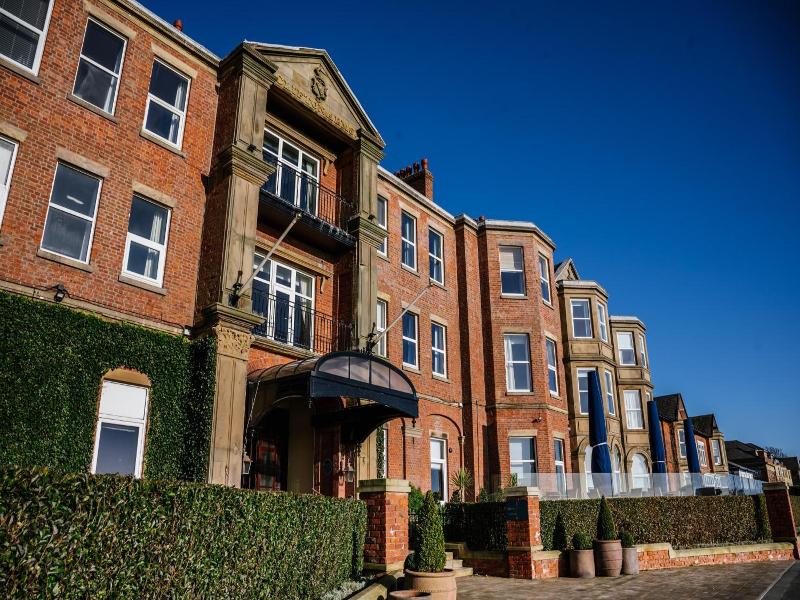 Clifton Arms Hotel image
