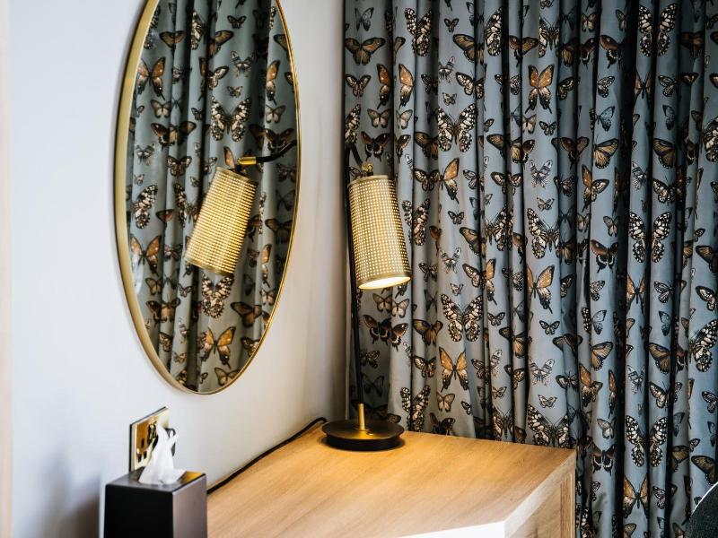 Clifton Arms Hotel image
