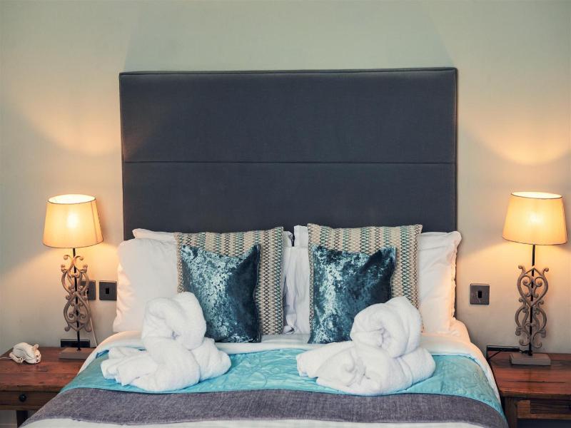 Clifton Arms Hotel image