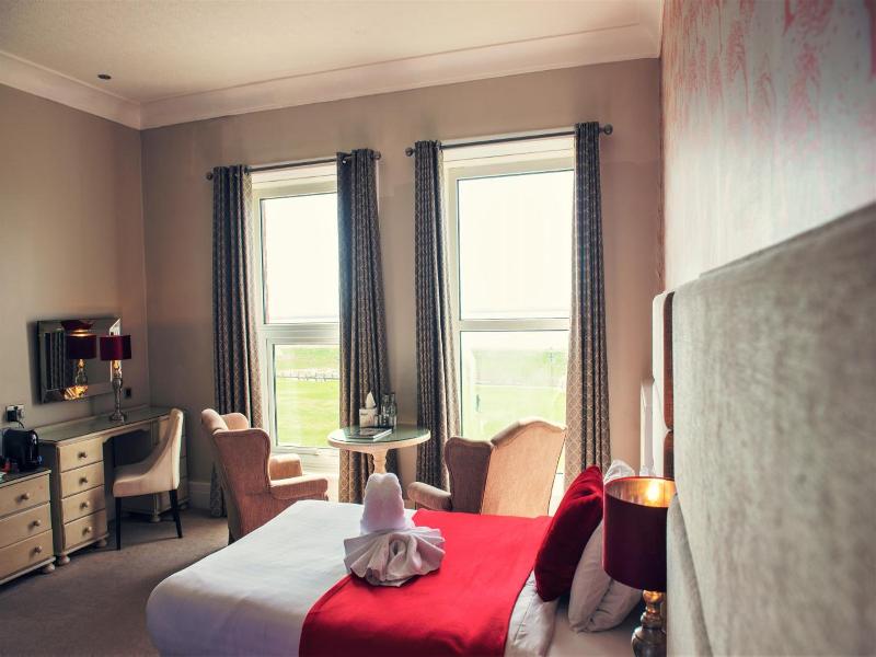 Clifton Arms Hotel image