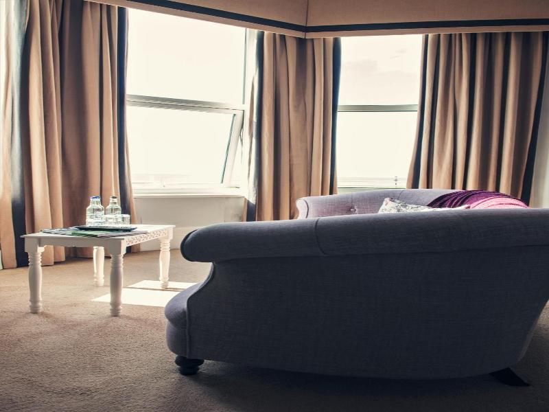 Clifton Arms Hotel image