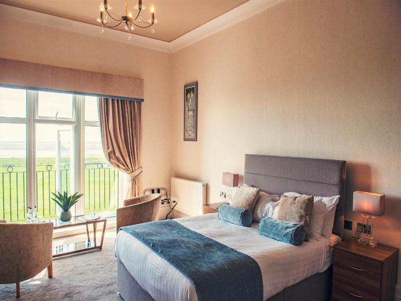 Clifton Arms Hotel image