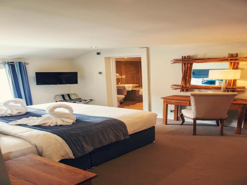Clifton Arms Hotel image