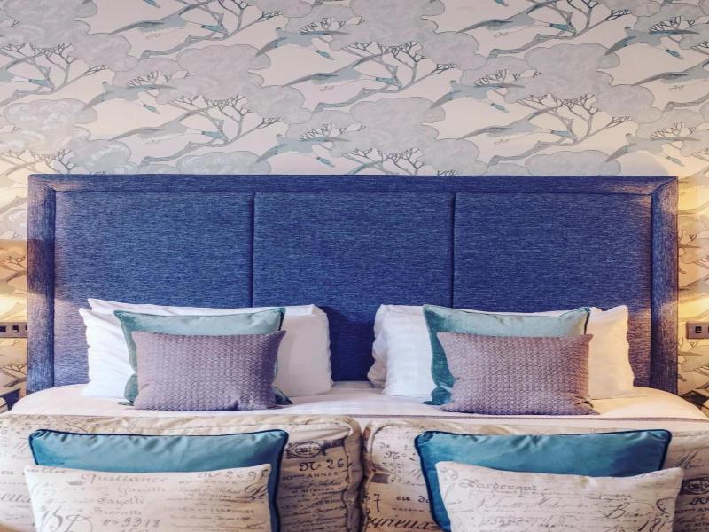 Clifton Arms Hotel image